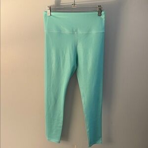 ZYIA Women's Aqua Cropped Leggings